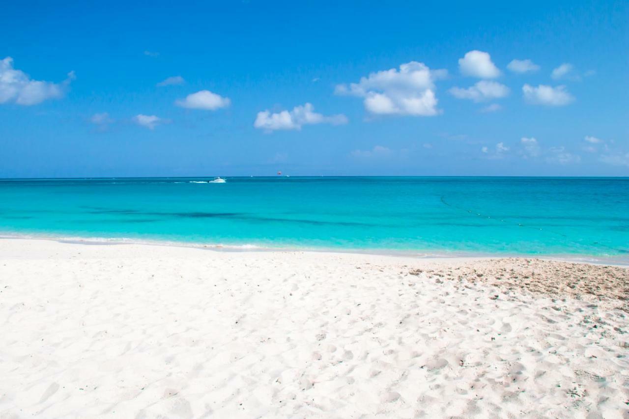Island Club Turks & Grace Bay Place Екстериор снимка